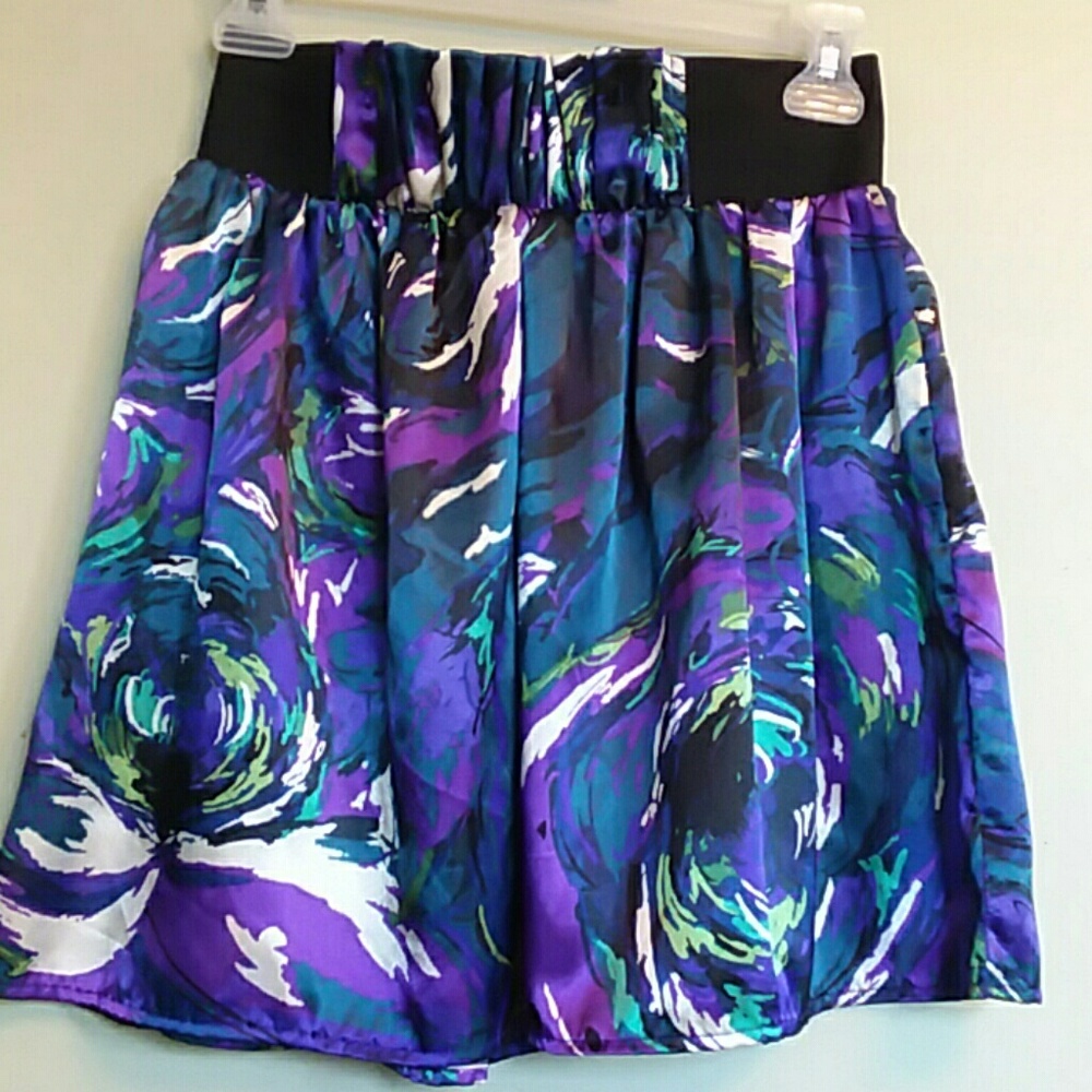 Multi-Color mini skirt - Picture 3 of 6